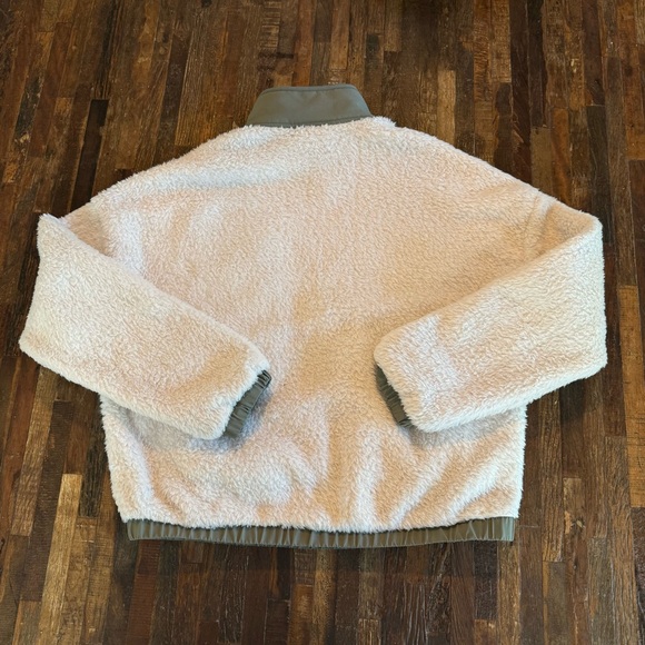 Vuori Cream and Olive Sherpa Sweatshirt - Picture 6 of 11